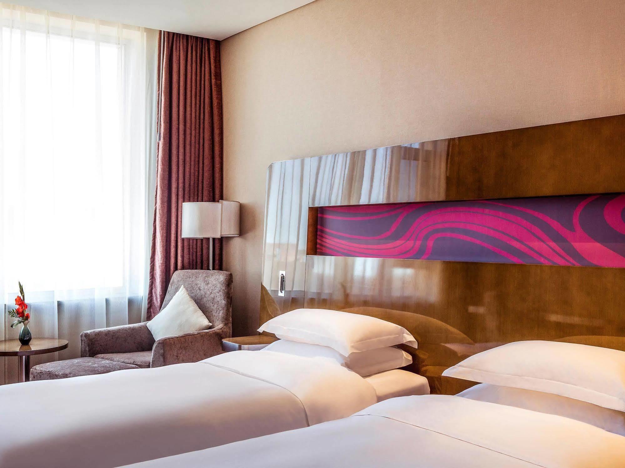 Novotel Daqing Haofang Buitenkant foto